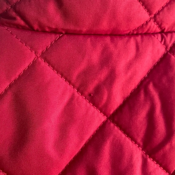 St. John’s Bay quilted red vest with gold zipper and snaps  on pockets S small - Picture 4 of 5